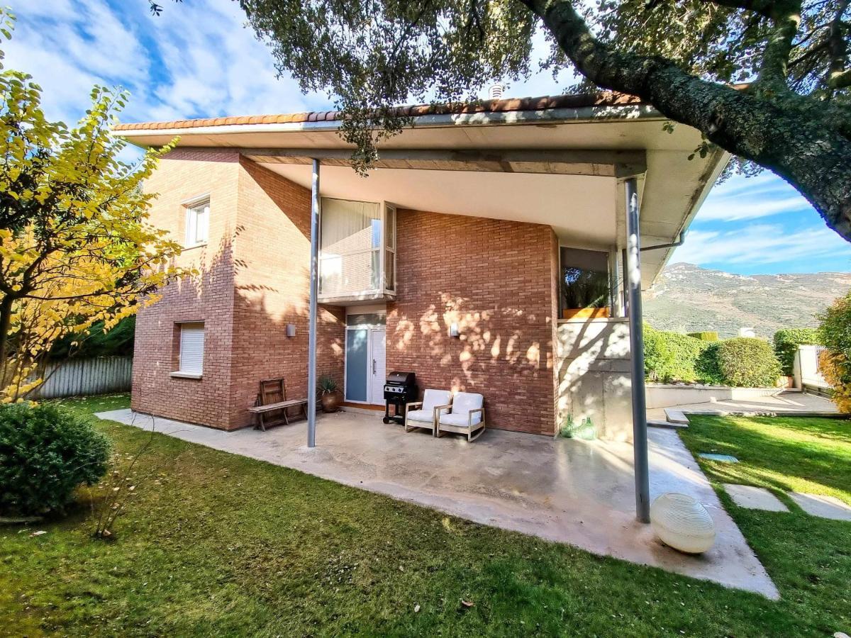 Villa Guara Golf Y Pool Comotucasa Nueno Exteriör bild