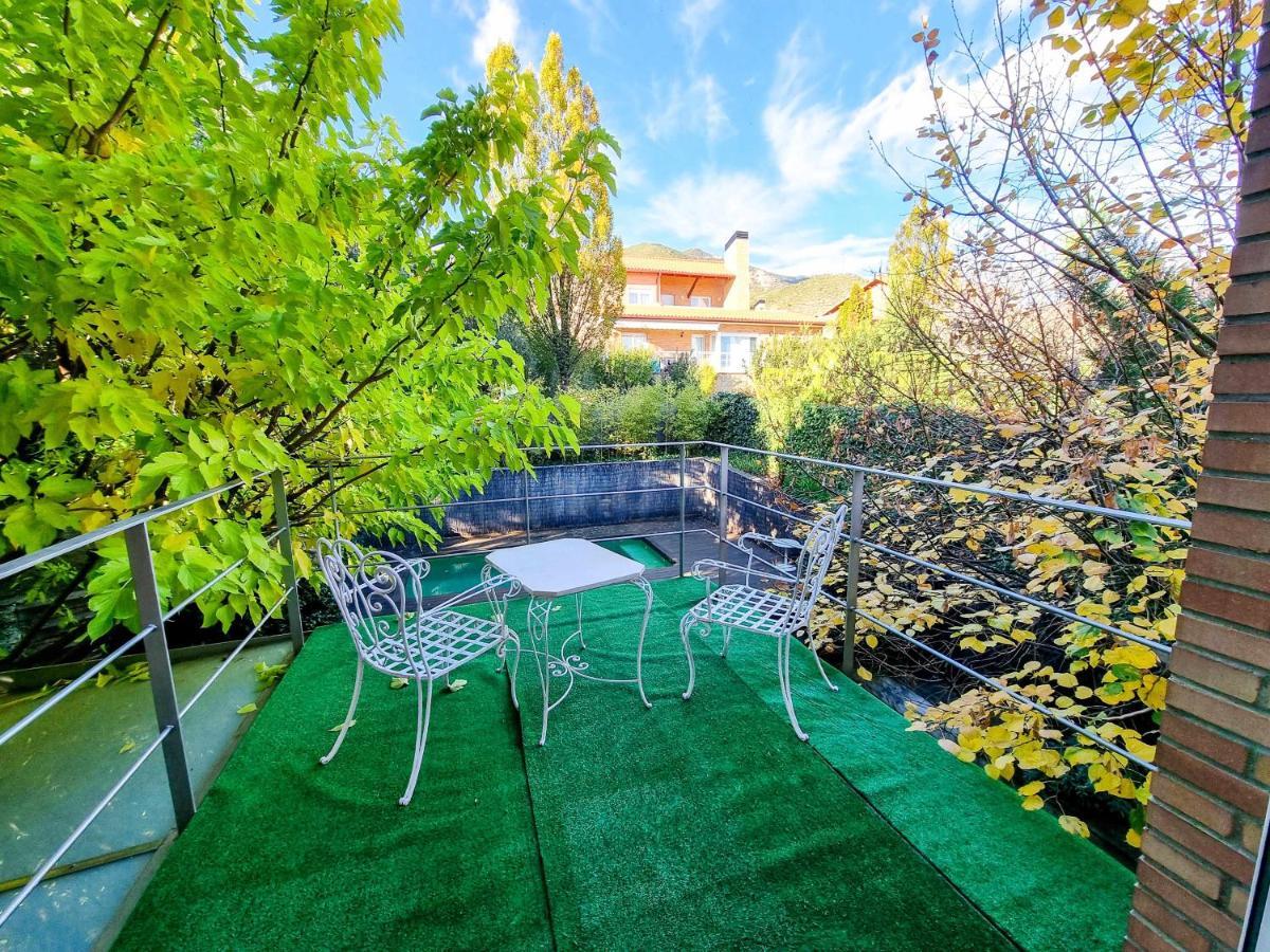 Villa Guara Golf Y Pool Comotucasa Nueno Exteriör bild